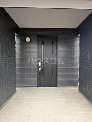 28/30 エントランス