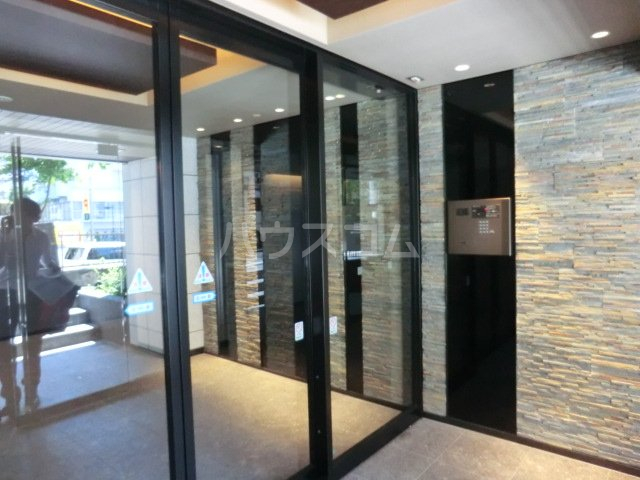 19/29 エントランス