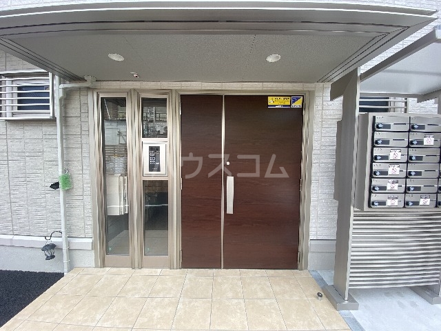 17/19 エントランス