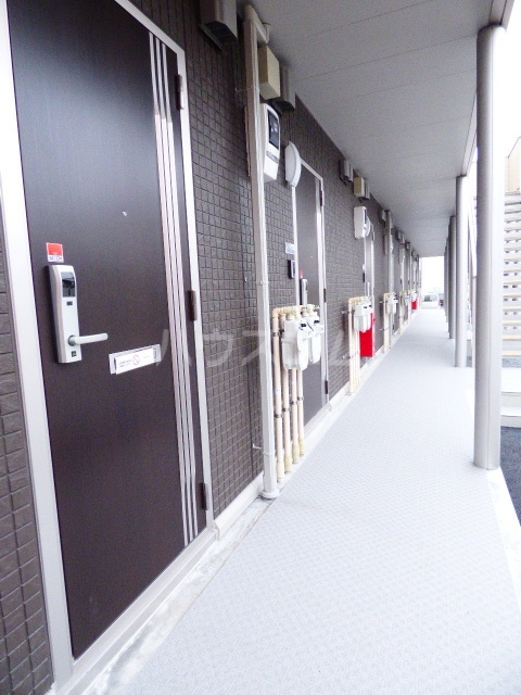 21/30 エントランス