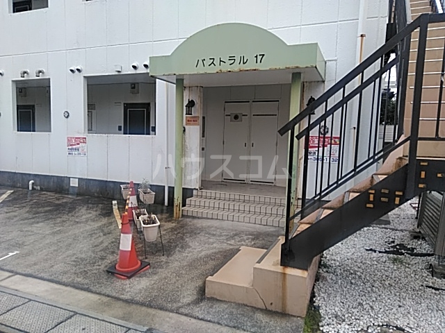 15/23 エントランス