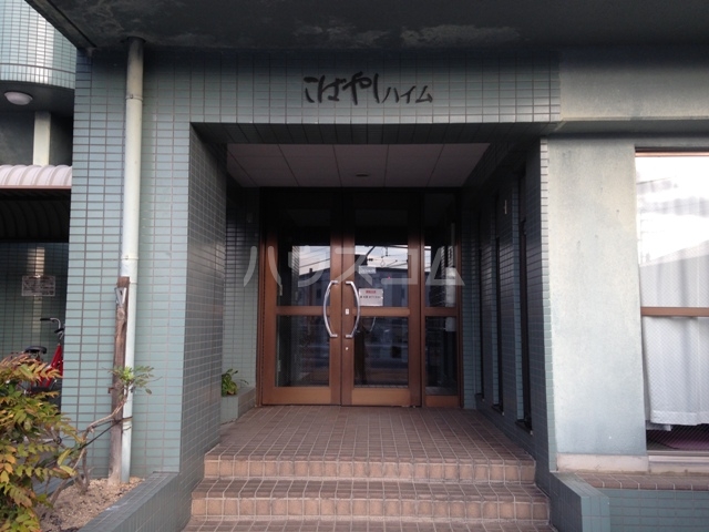 21/30 エントランス