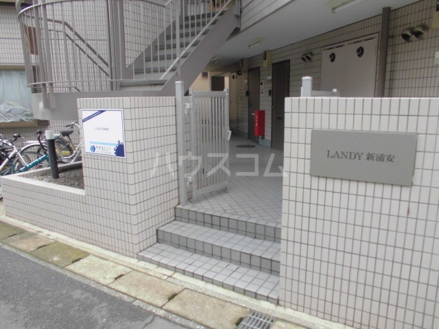 16/26 エントランス