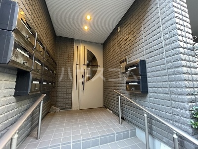 21/25 エントランス