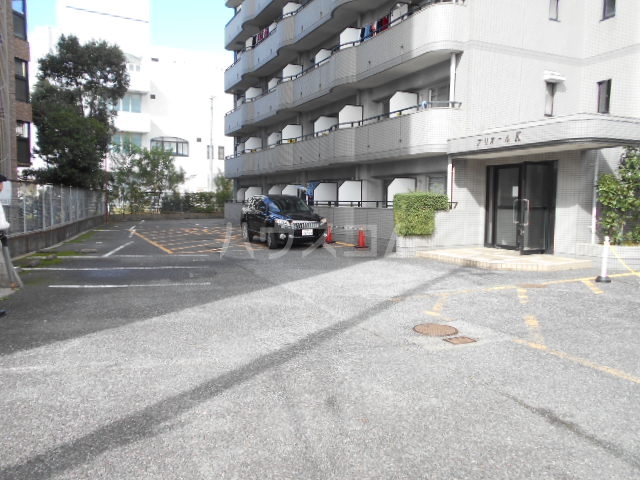 26/30 駐車場