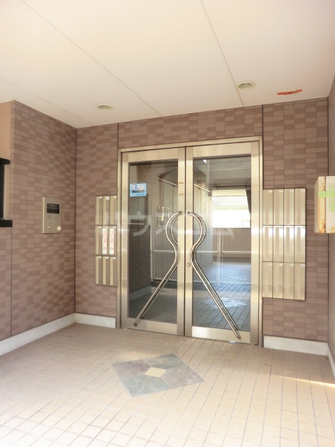 22/30 エントランス