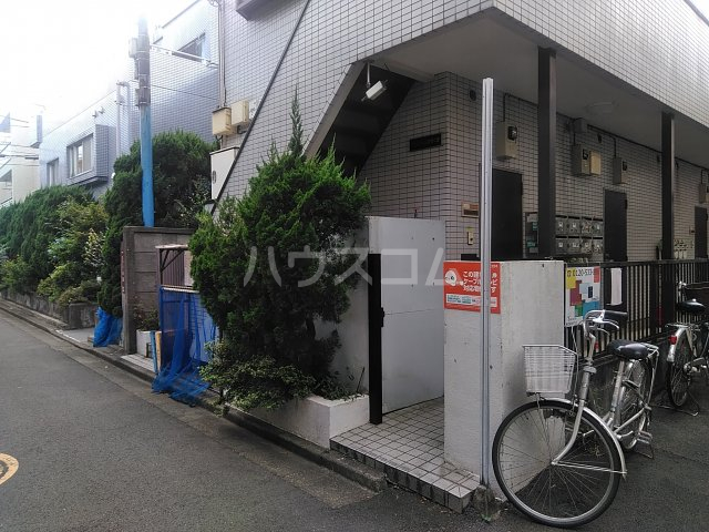 22/30 エントランス