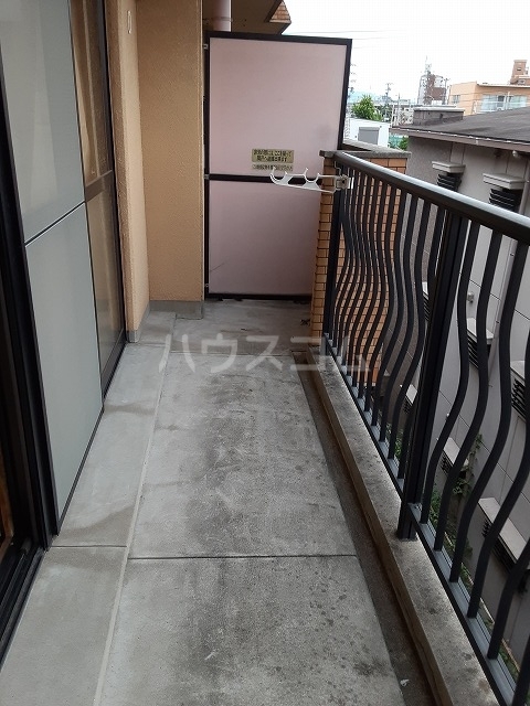 21/28 バルコニー