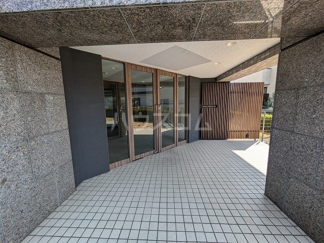 15/16 エントランス