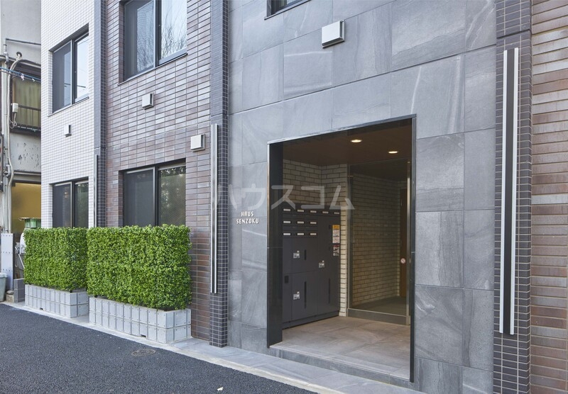 16/18 エントランス