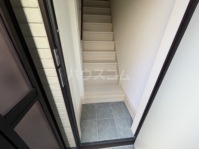 14/30 玄関