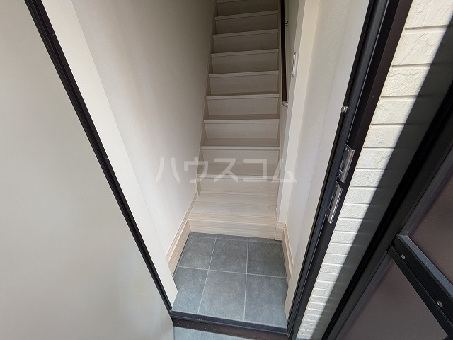 16/30 玄関