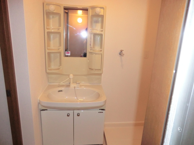 21/30 エントランス