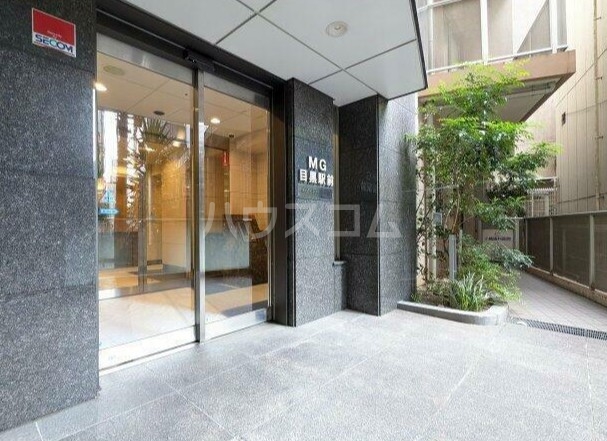 22/25 エントランス