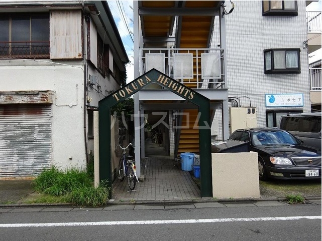 18/26 エントランス