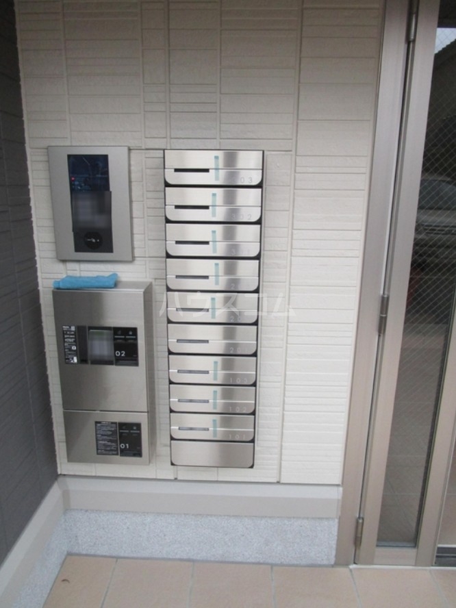 15/23 エントランス