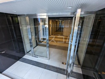 17/19 エントランス