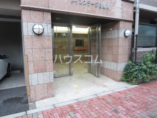 20/23 エントランス