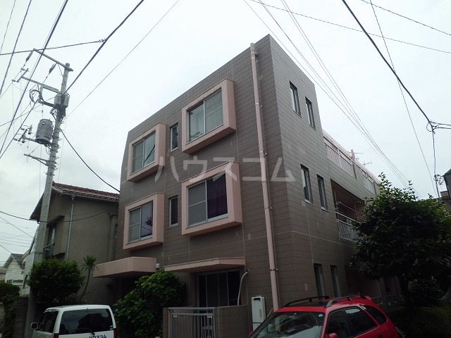 23/28 エントランス