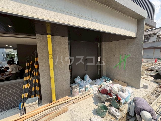 25/30 エントランス