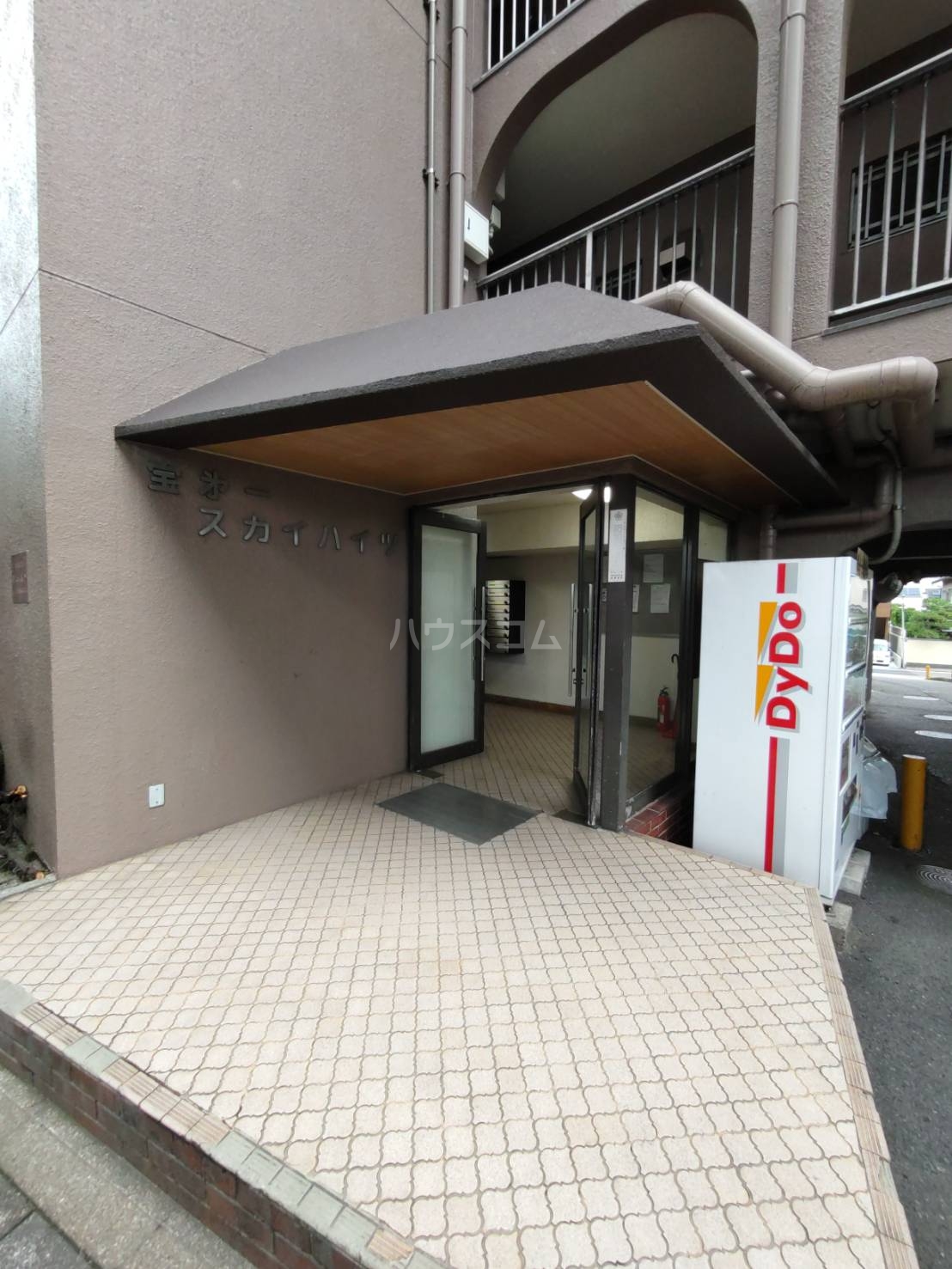 23/30 エントランス