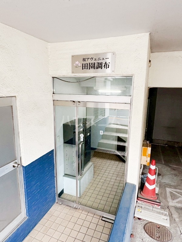 19/26 エントランス