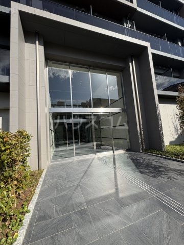 28/30 エントランス