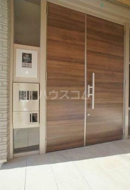 13/19 エントランス