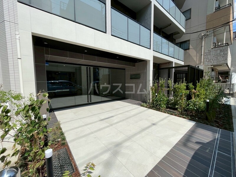 18/26 エントランス