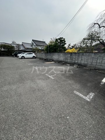 22/30 駐車場