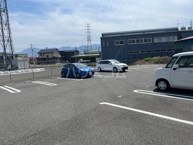 3/3 駐車場