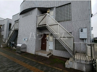 20/30 エントランス