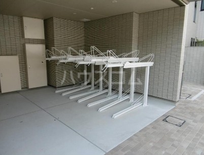 22/30 エントランス