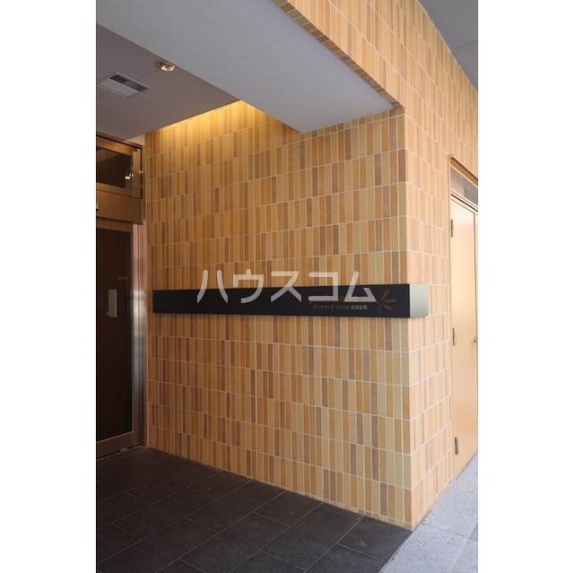 18/26 エントランス