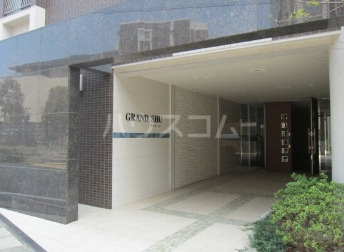 14/19 エントランス