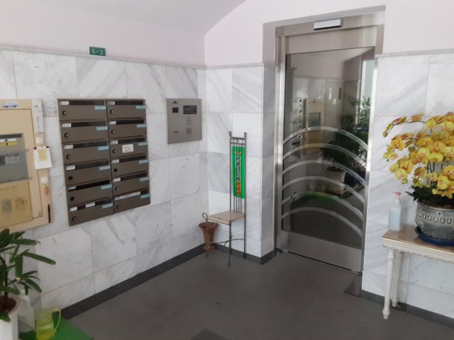 20/26 エントランス