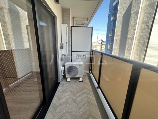 18/27 バルコニー