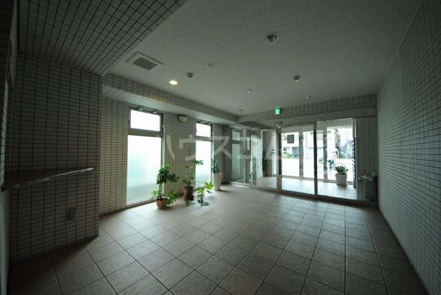 16/25 エントランス