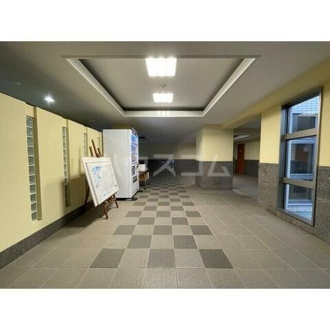 16/25 エントランス