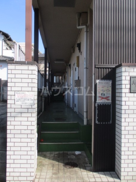 19/27 エントランス