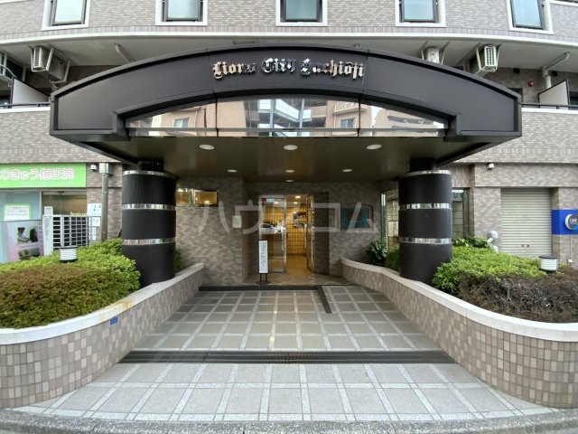 13/22 エントランス