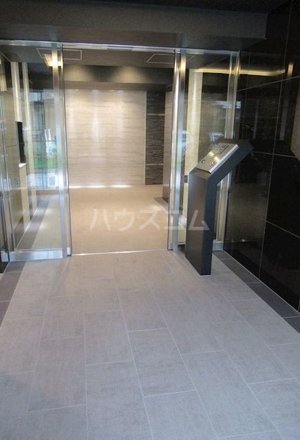 13/17 エントランス