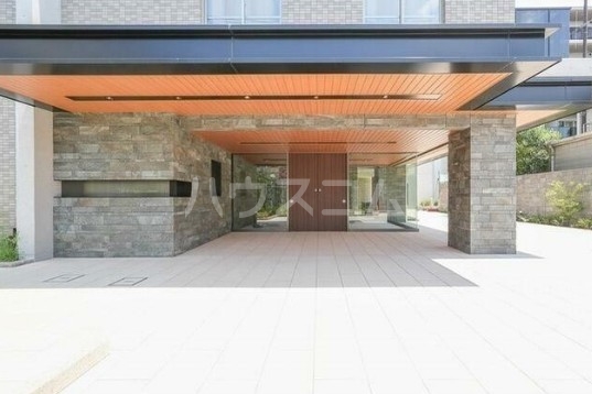 15/22 エントランス