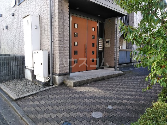 20/30 エントランス