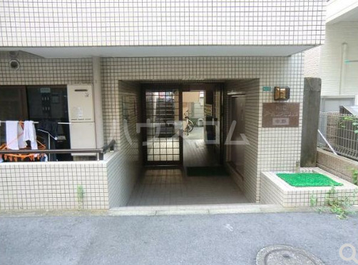 16/22 エントランス