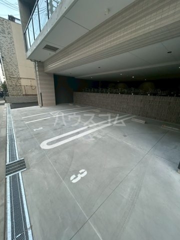 28/30 駐車場