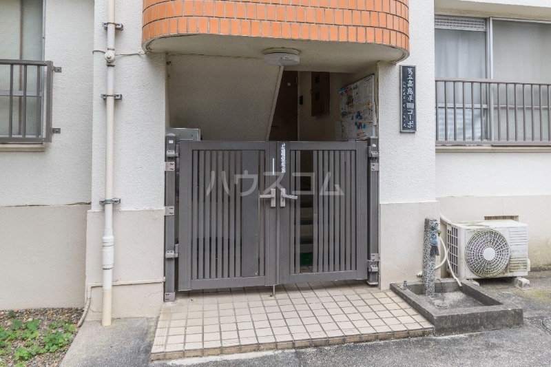 16/26 エントランス