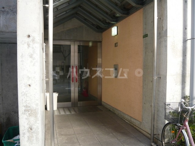 16/26 エントランス