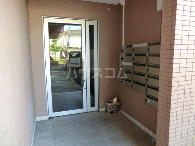 14/15 エントランス