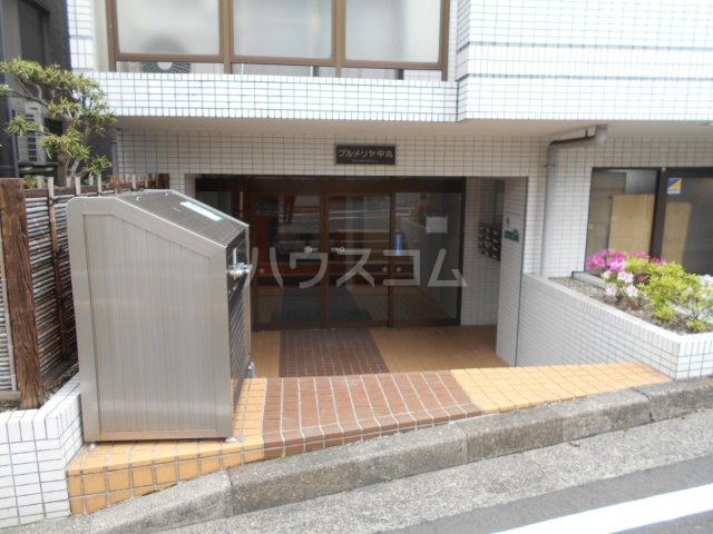 17/23 エントランス